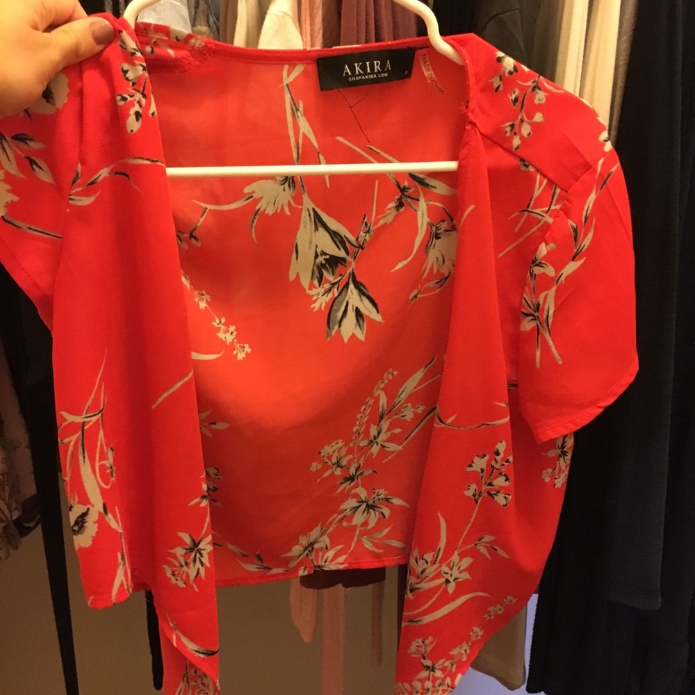 akira floral tie front top
